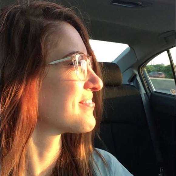 Meet your Posher, Adrienne - Picture 3 of 5